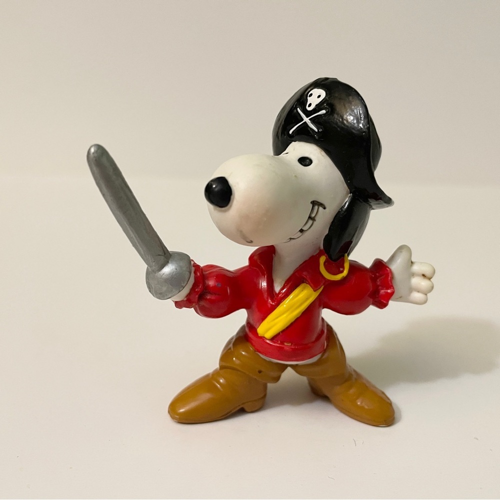 Vintage 1960s Peanuts Snoopy Pirate & Belle PVC Figurine UFS - Picture 2 of 16